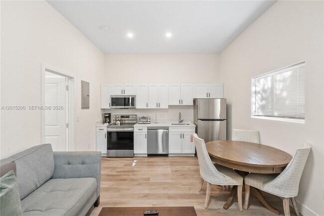Foto del edificio - 830 SE 14th St