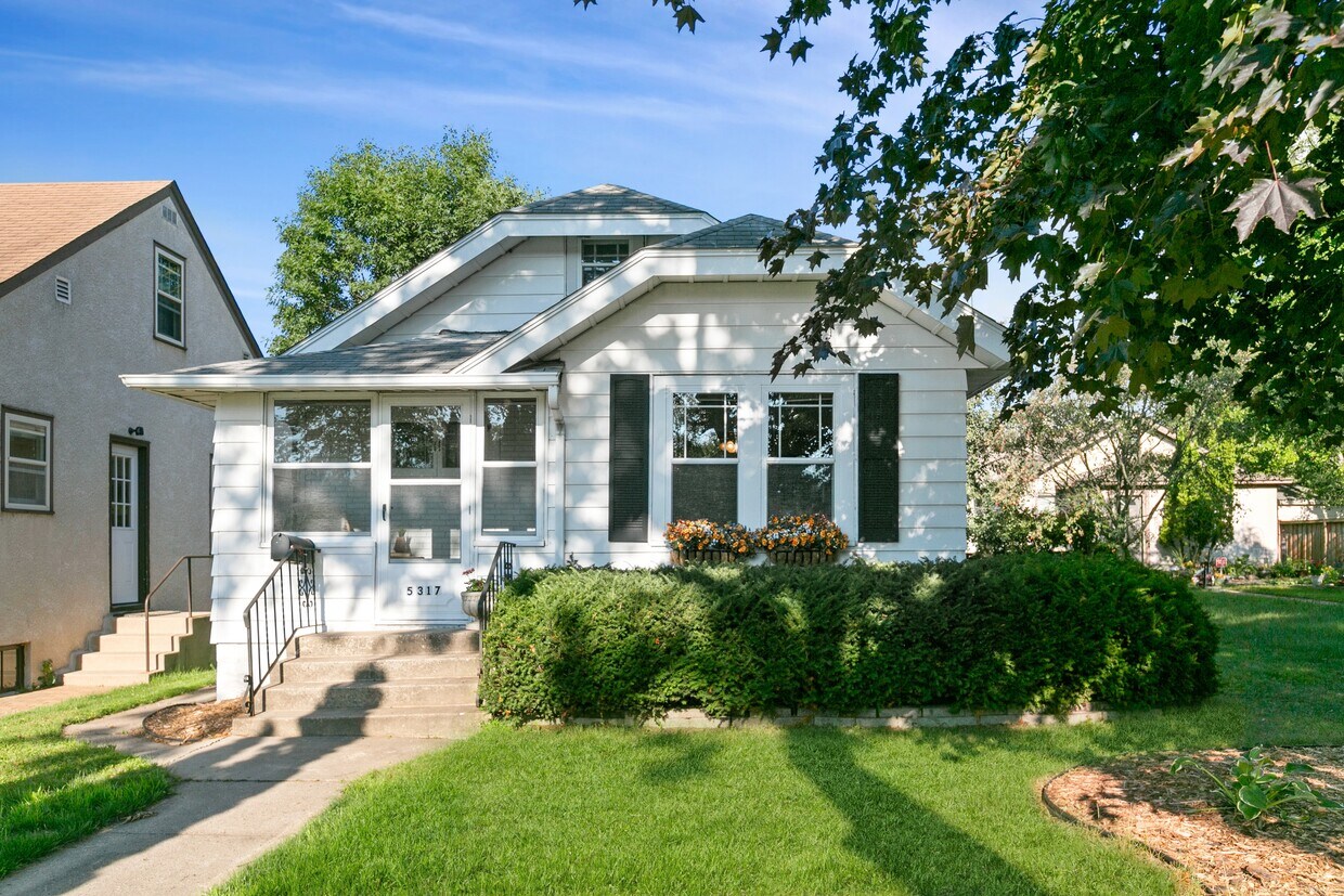 Primary Photo - 5317 13th Ave S