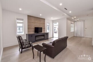 Building Photo - 2608-2171 171 St