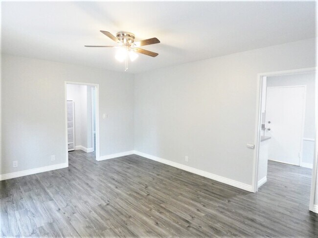 Building Photo - 15714 Halldale Ave