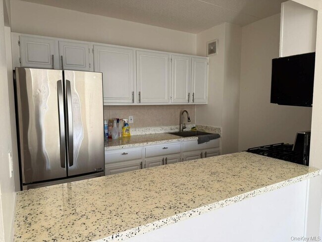 Building Photo - 459 Central Ave