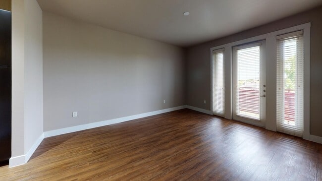 Interior Photo - Savoye