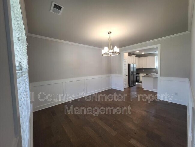 Foto del edificio - 5690 Deer Trail Ct