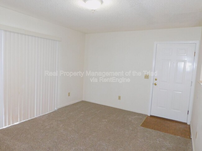 Foto del edificio - 515 Mystic Dr