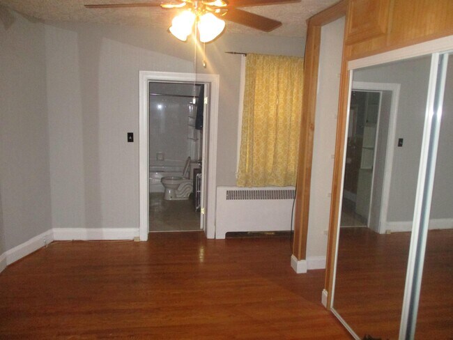 Building Photo - 2220 N Rosedale St