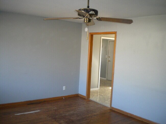 Foto del edificio - 2110 E 9th St
