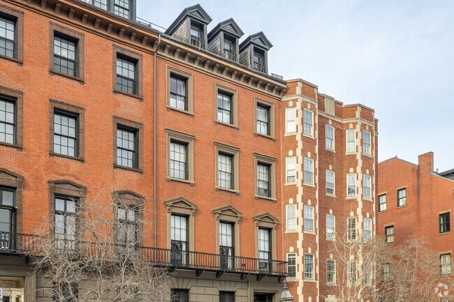 Alternar - 93 Beacon St