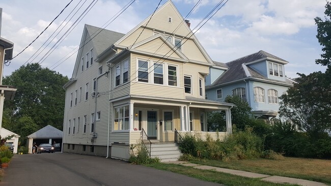 Building Photo - 42 Maplewood Ave