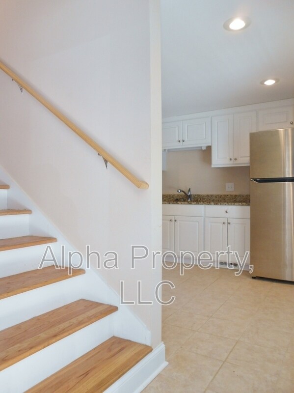Foto del edificio - 111 Tubbs Mountain Rd