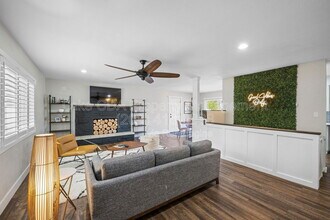 Building Photo - 3870 N Honeysuckle Dr