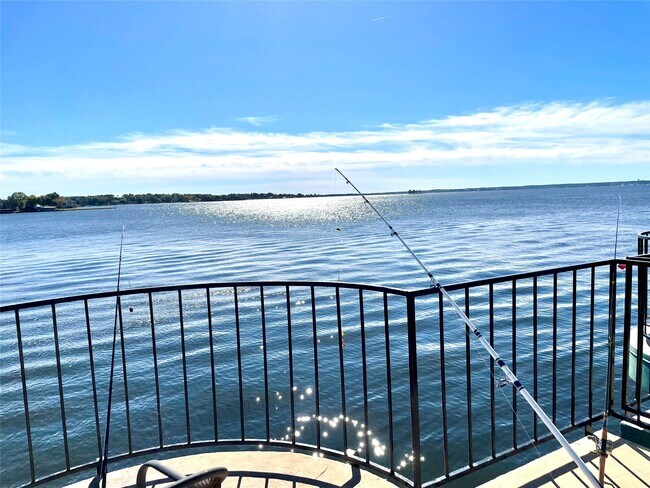 Foto del edificio - 7041 Kingston Cove Ln