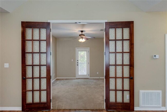 Foto del edificio - 4141 Wellborn Rd