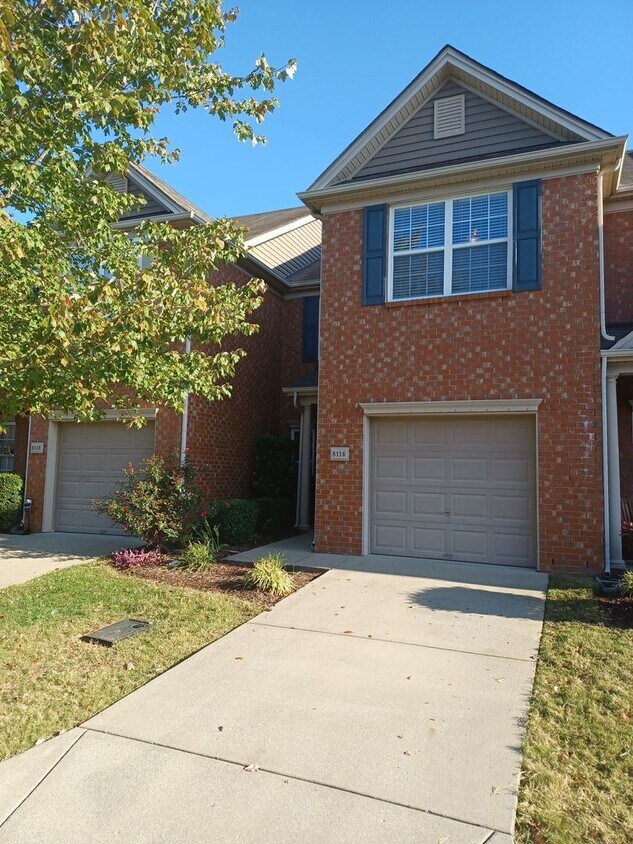 Primary Photo - 3 br, 2.5 bath House - 8116 Valley Oak Drive