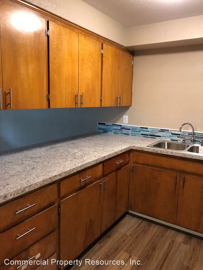 Foto del edificio - 817-899 25th St SE