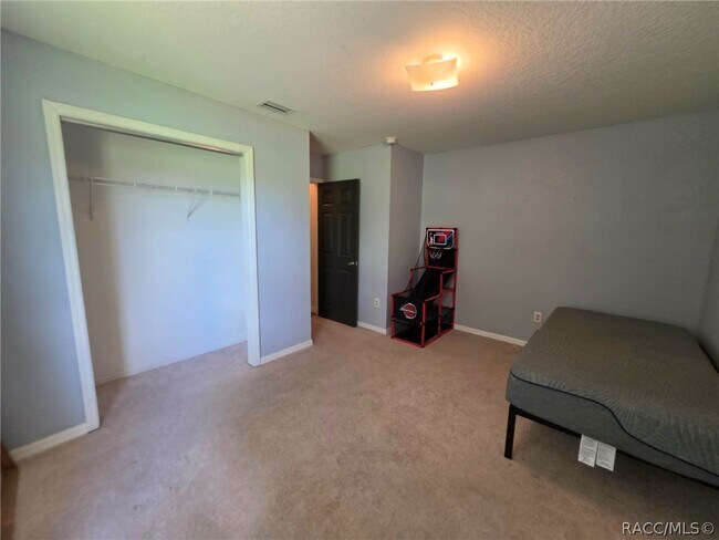 Foto del edificio - 9222 E Waller Ln