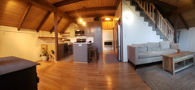 Building Photo - 71267 Northshore Dr