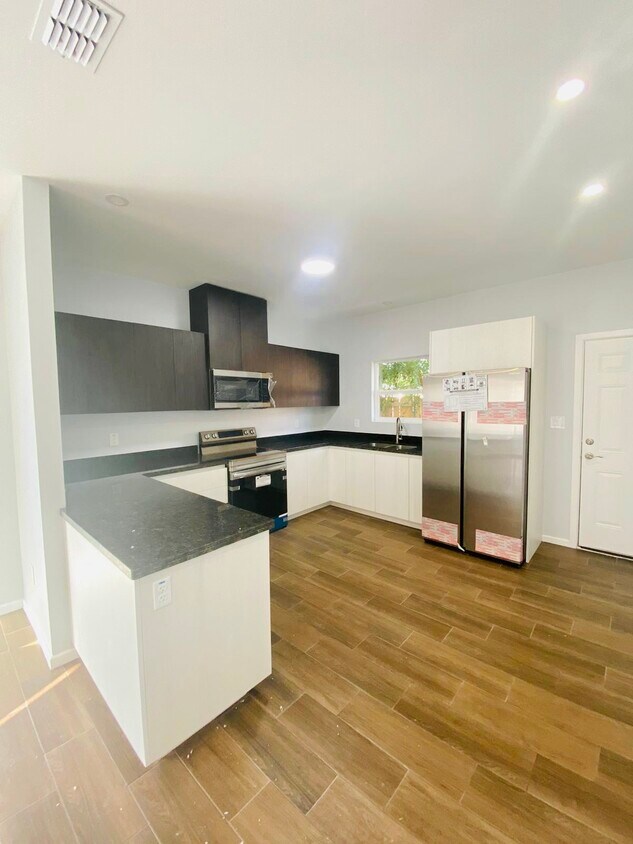 Foto principal - 3908 Valeria St