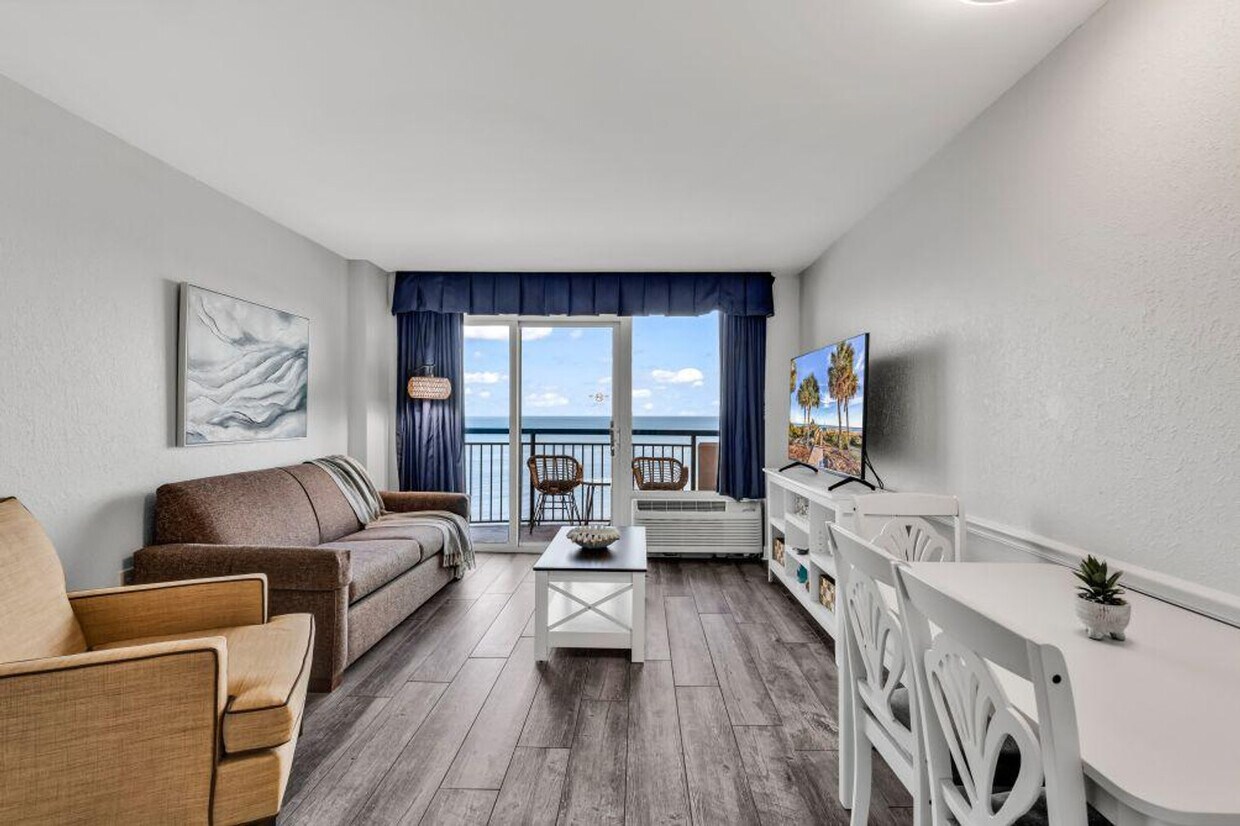 Foto principal - 2300 N Ocean Blvd