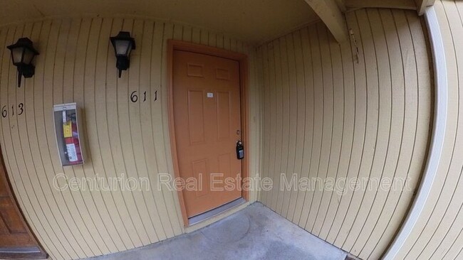 Foto del edificio - 611 Glen Creek Rd NW