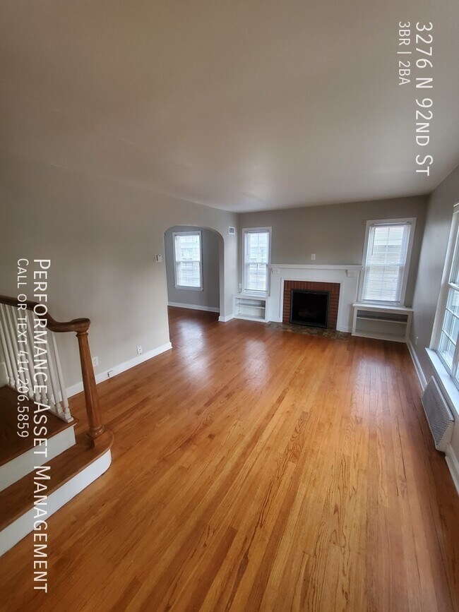 Foto del edificio - Beautiful 3BED/1.5BATH Milw./Tosa Colonial