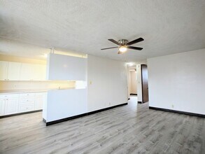 Building Photo - 855 Olokele Ave