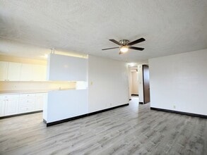 Building Photo - 855 Olokele Ave