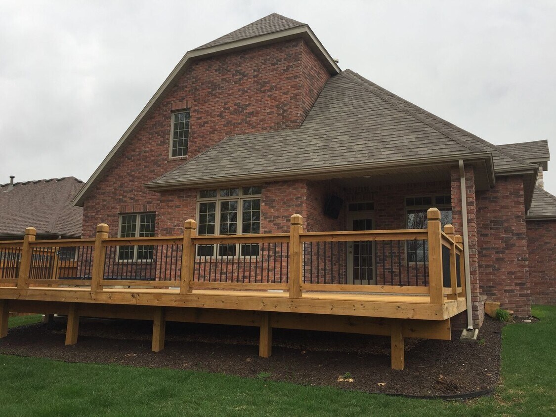 Foto principal - All Brick/Stone 4 Bedroom Home Available! ...