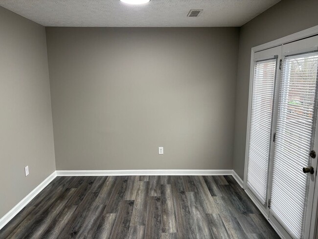 Foto del edificio - 1009 Blackwell Ct