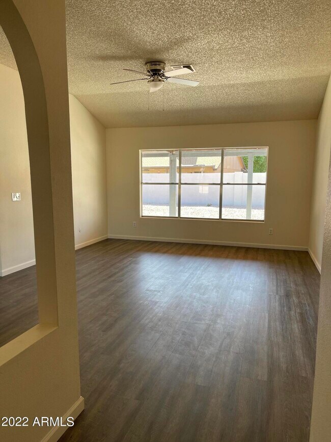 Building Photo - 10111 W Colter St