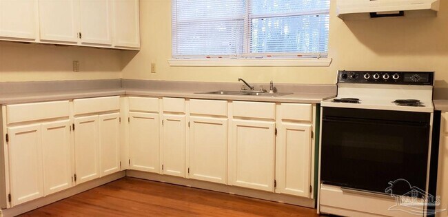 Foto del edificio - 3665 Gardenview Rd