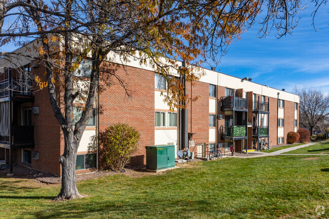 Building Photo - Seven Springs Condos