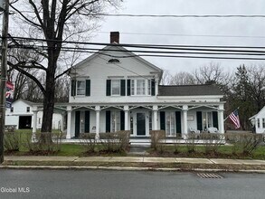 Building Photo - 20 Elm St