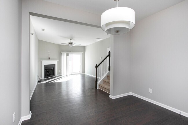 Foto del edificio - Available mid-July - Adorable 3 Bed 2.5 Ba In Great Location! First Floor Master!