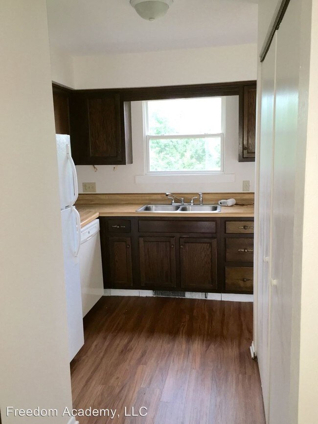Foto del edificio - 9722 Bishopswood Ln
