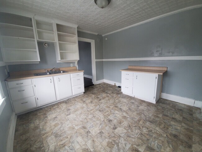 Building Photo - 29 Costar Street