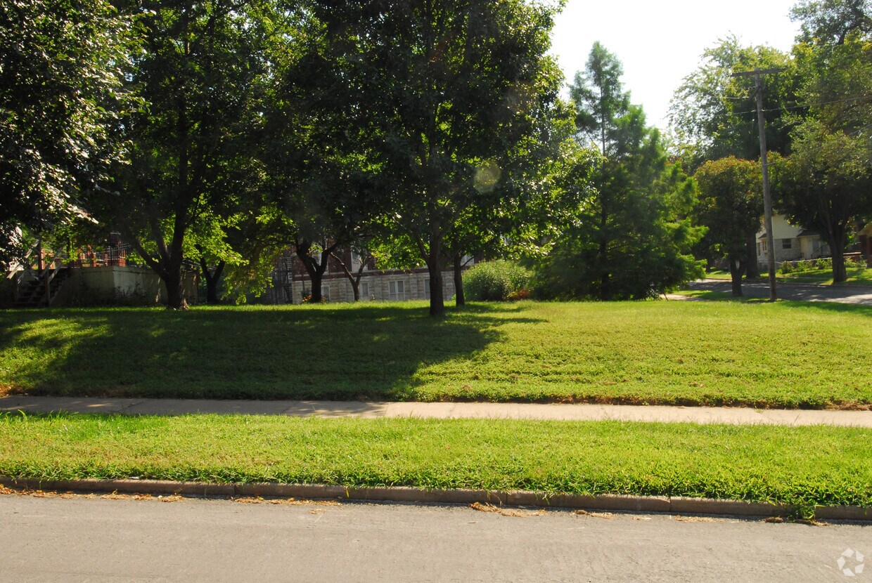 Former Museum Carriage House Apartments in Kansas City, MO