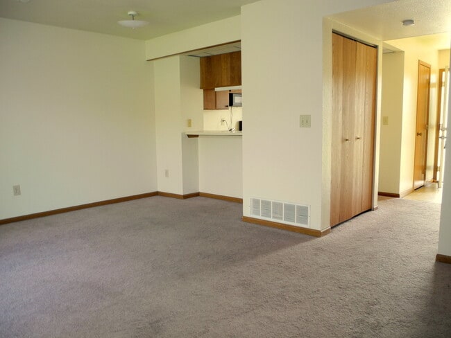 Building Photo - Meadow Ridge II