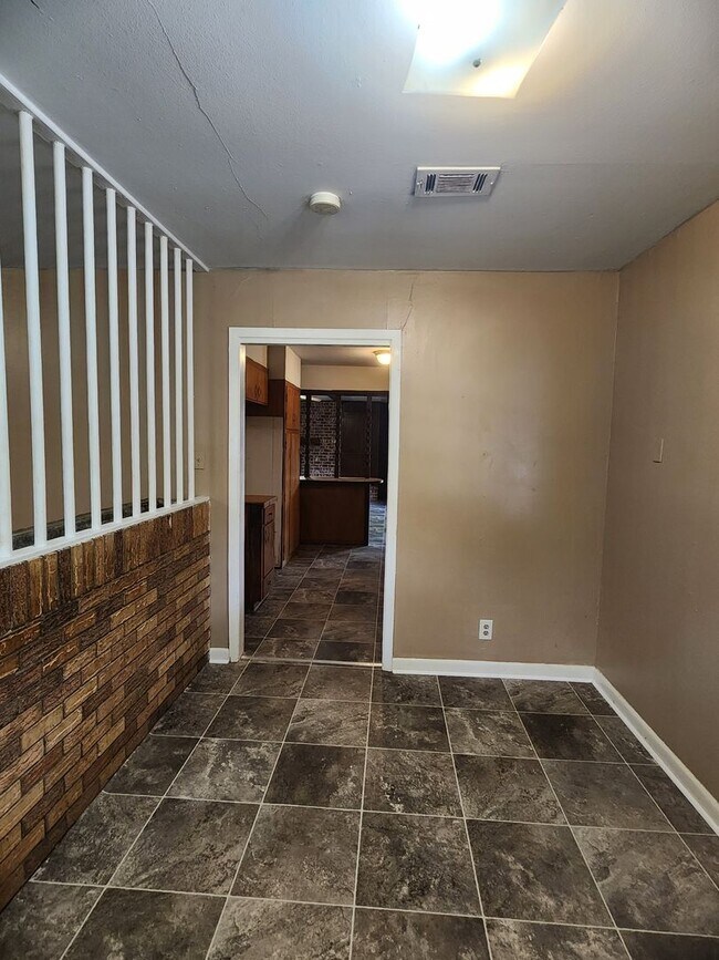 Foto del edificio - 638 Bringhurst Dr