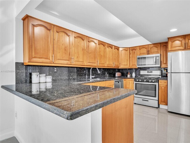 Building Photo - 6211 SW 116th Pl