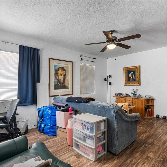 Building Photo - 449 N Drew St E