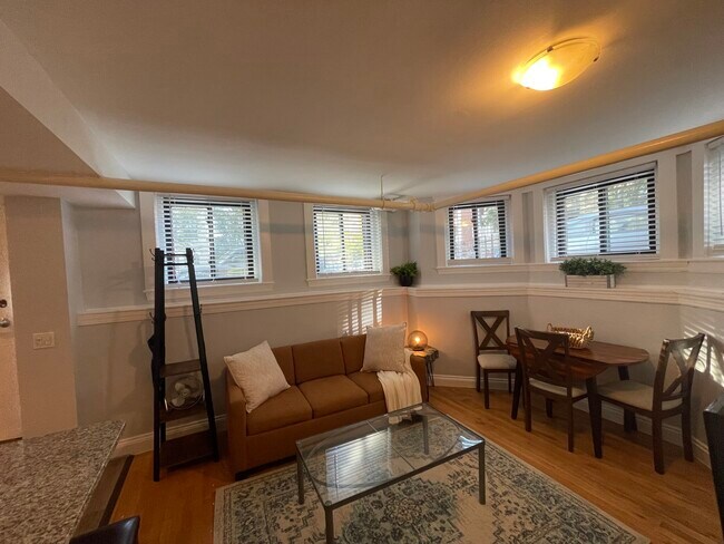 Foto del edificio - 39 Glenville Ave