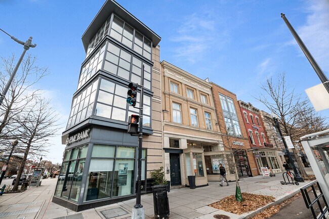 Foto del edificio - Sophisticated 2BR Condo in Logan Circle - ...