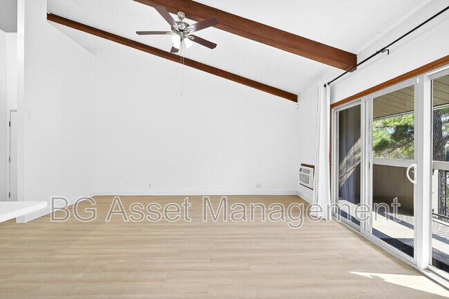 Foto del edificio - 2079 Ascot Dr