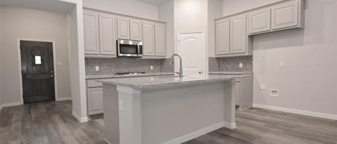 Foto del edificio - 1736 Star Fleet Dr