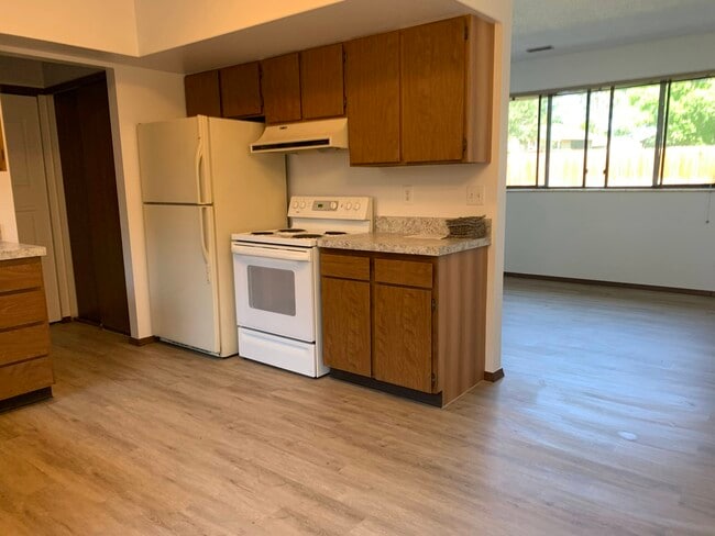 Cocina 1 - 456 Mulberry Dr