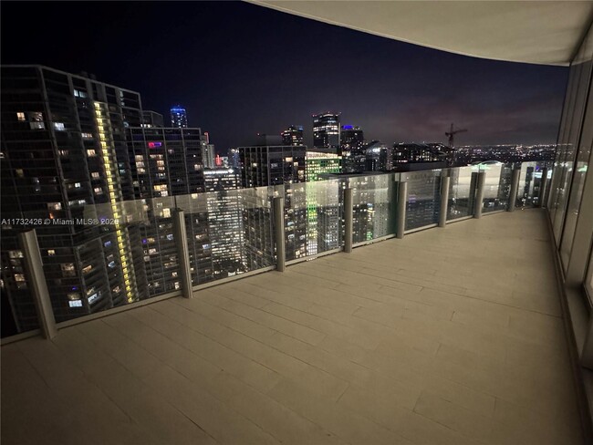 Foto del edificio - 300 Biscayne Blvd