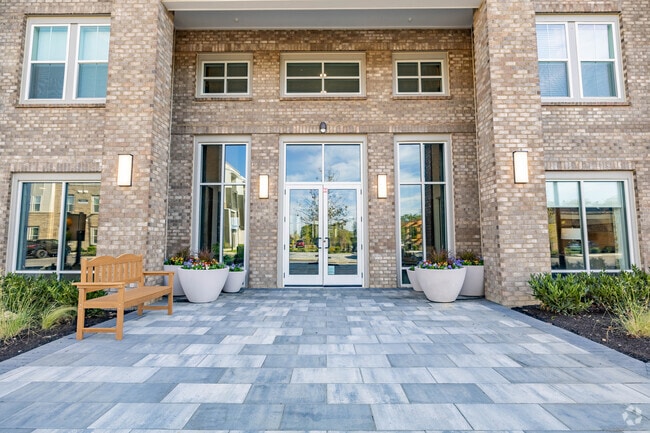 Entrance - Velo Circleport