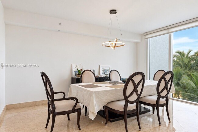 Foto del edificio - 3301 NE 183rd St