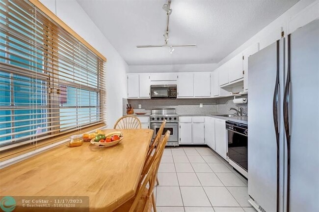 Building Photo - 901 Cypress Grove Dr