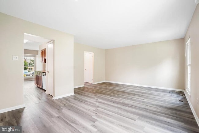 Building Photo - 3121 Benton Square Dr
